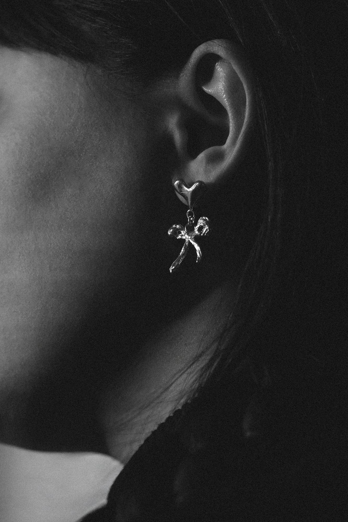 Boucles d'oreilles petits coeurs enrubannés